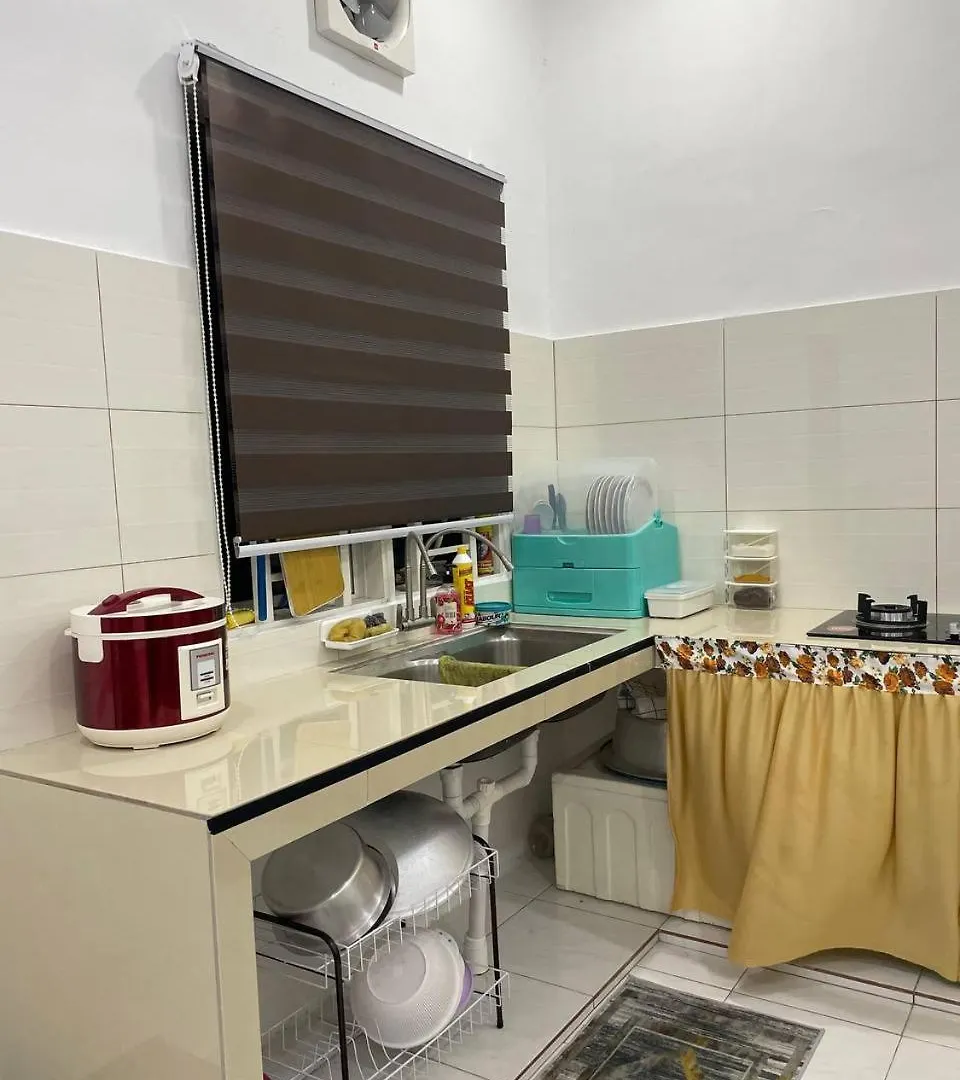Nona Homestay Parit Buntar