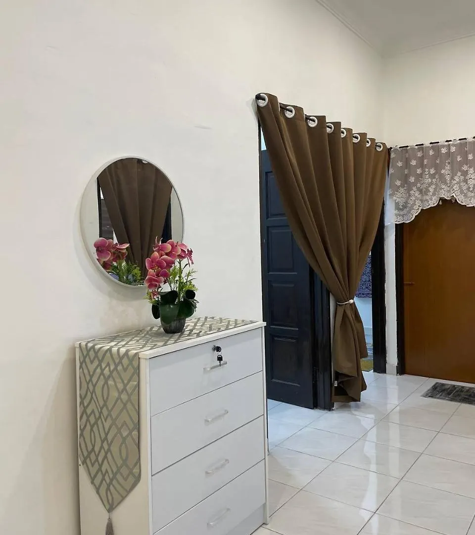 Nona Homestay Parit Buntar