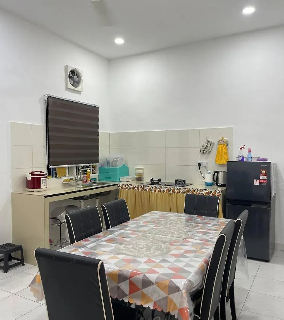 Nona Homestay Parit Buntar